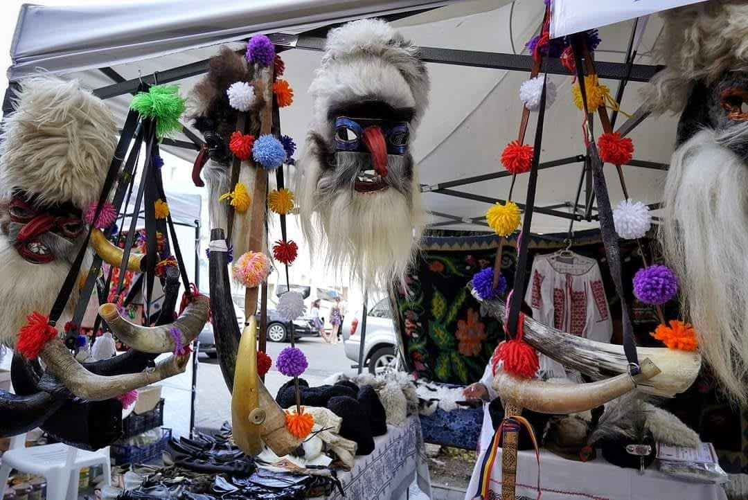 Meșteri populari din Moldova la târg tradițional în Negrești