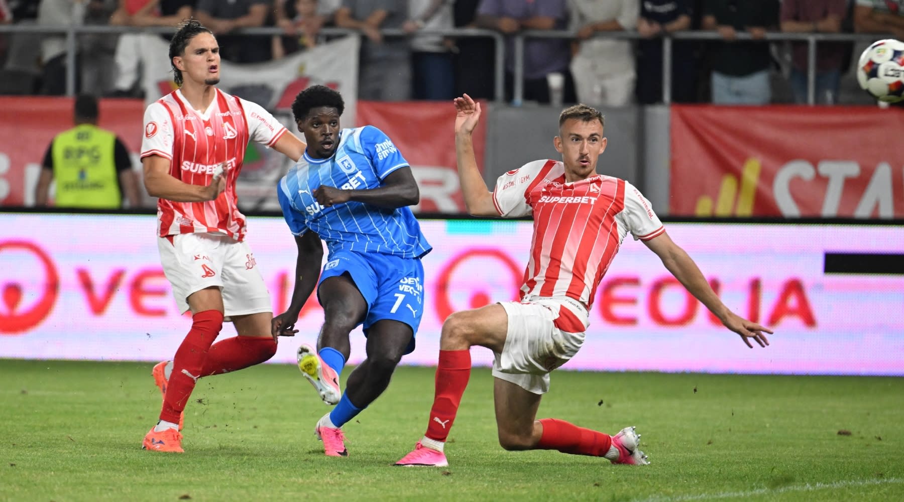 Fotbal din România, scor 5-1, stadion Arcul de Triumf
