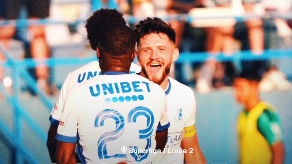 Fotbal: jucători în acțiune pe teren în meciul Farul - Corvinul