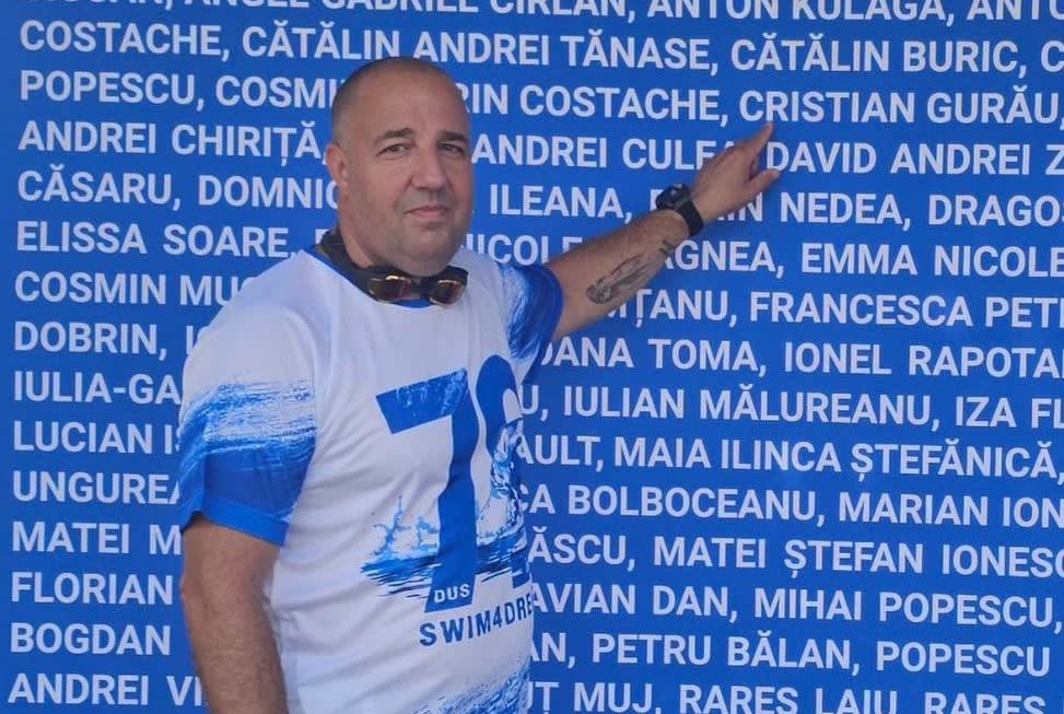 Cristian Gurău în timpul cursei de înot în ape deschise