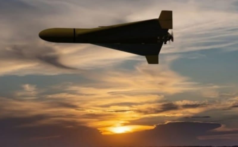 Avion F-16 doborând o dronă deasupra apelor teritoriale ale României