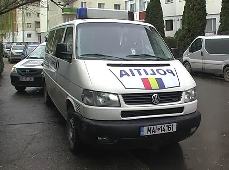 Mașini avariate în accident rutier în Curtișoara, Olt