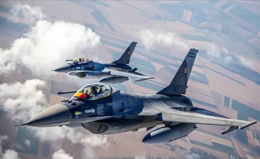 Avion F-16 doborând o dronă deasupra Mării Negre, incident militar românesc