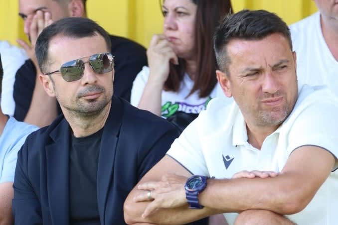Jucători Petrolul în acțiune pe stadionul de la Teleajen