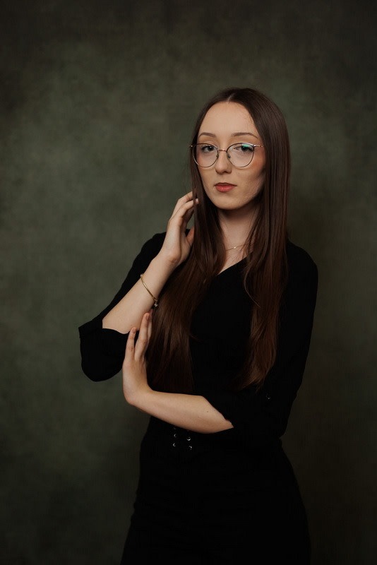Karina Hăisan, absolventă de liceu cu medie 10 la Bacalaureat