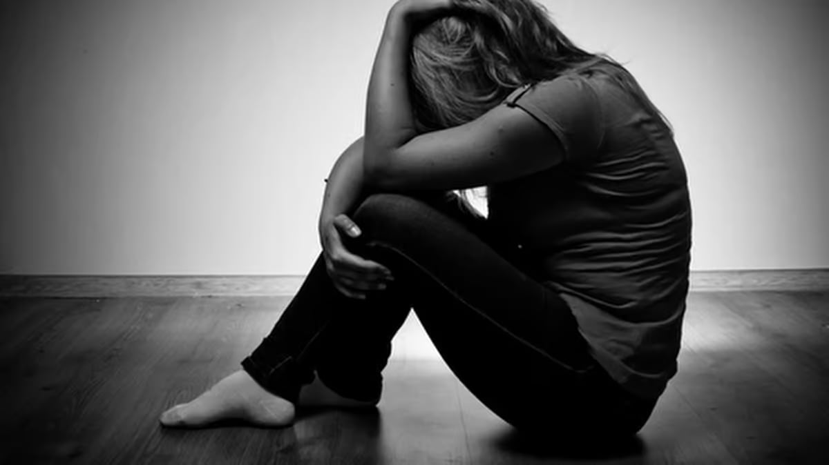Studiu UCL: Sărăcia afectează sănătatea creierului și performanțele cognitive pe termen lung