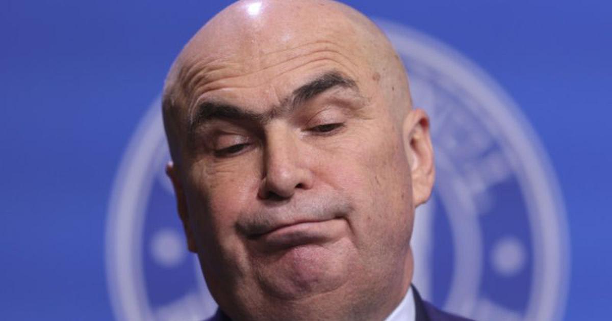 Ilie Bolojan la o conferință de presă