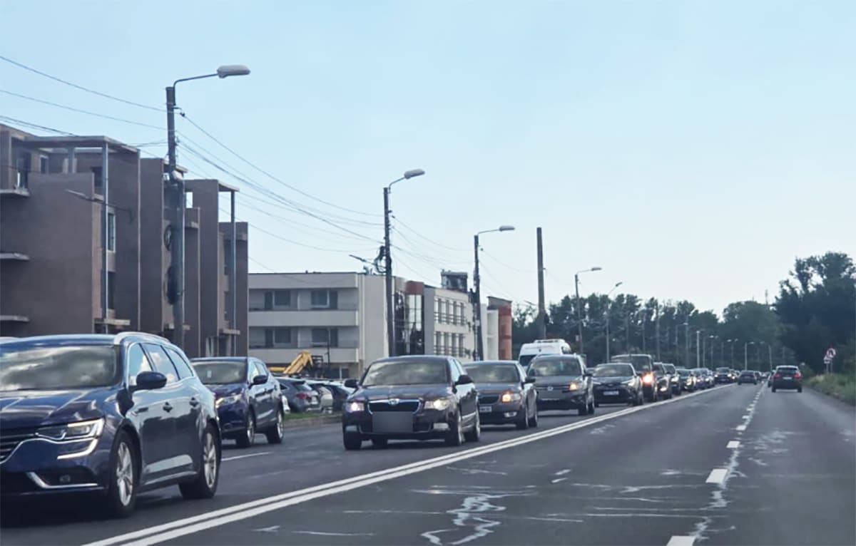 Trafic aglomerat pe DN 39 la Eforie și spre autostradă