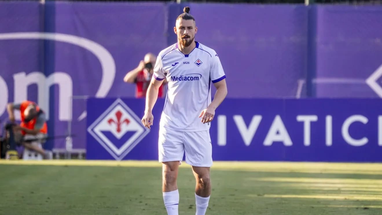 Radu Drăgușin în acțiune la Fiorentina