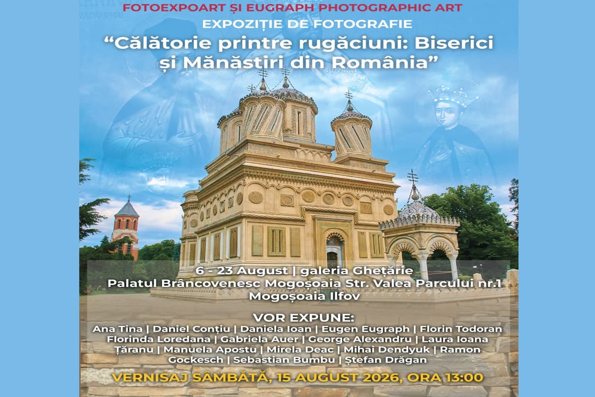 Fotografie de la expoziție cu biserici și mănăstiri din România
