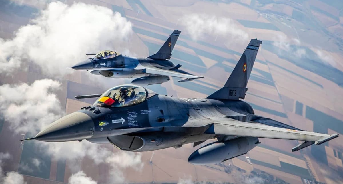 Aeronave F-16 monitorizând spațiul aerian în apropierea Mării Negre