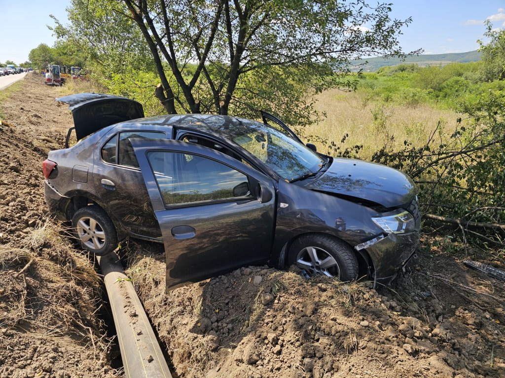 Impact auto în comuna Mica, șase răniți, poliție la fața locului