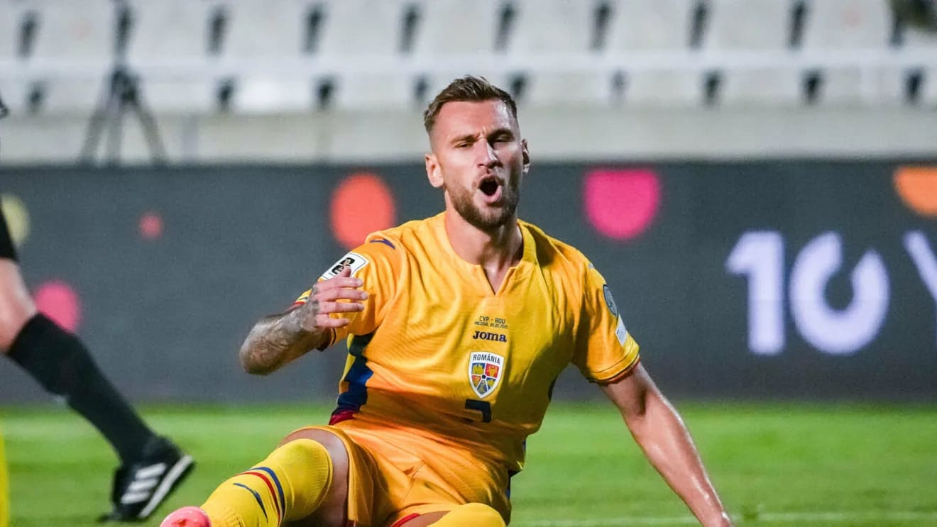 Denis Drăguș în tricoul Trabzonspor în timpul unui meci