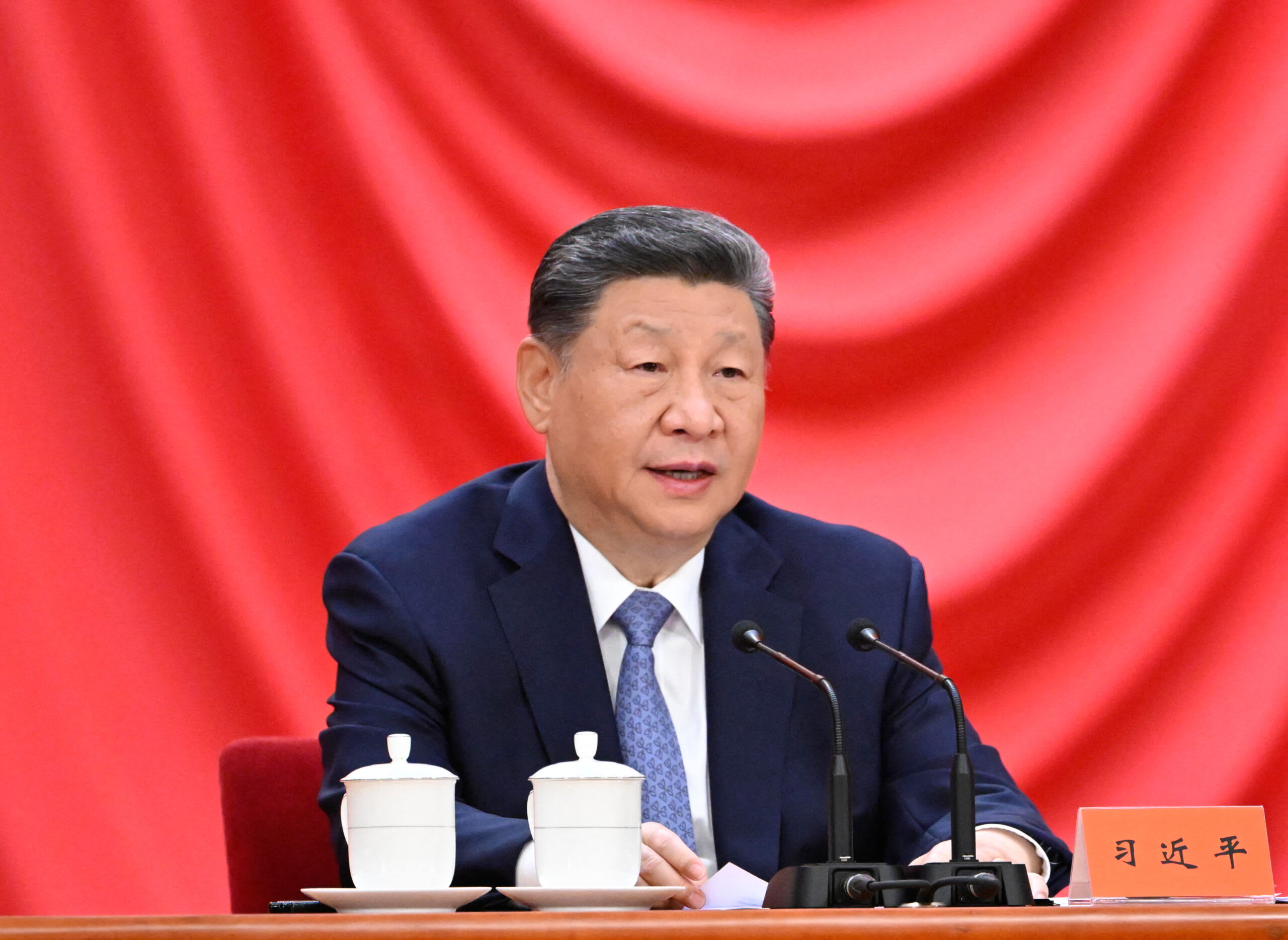 Proiecte de energie verde în China și nave petroliere în Golful Persic