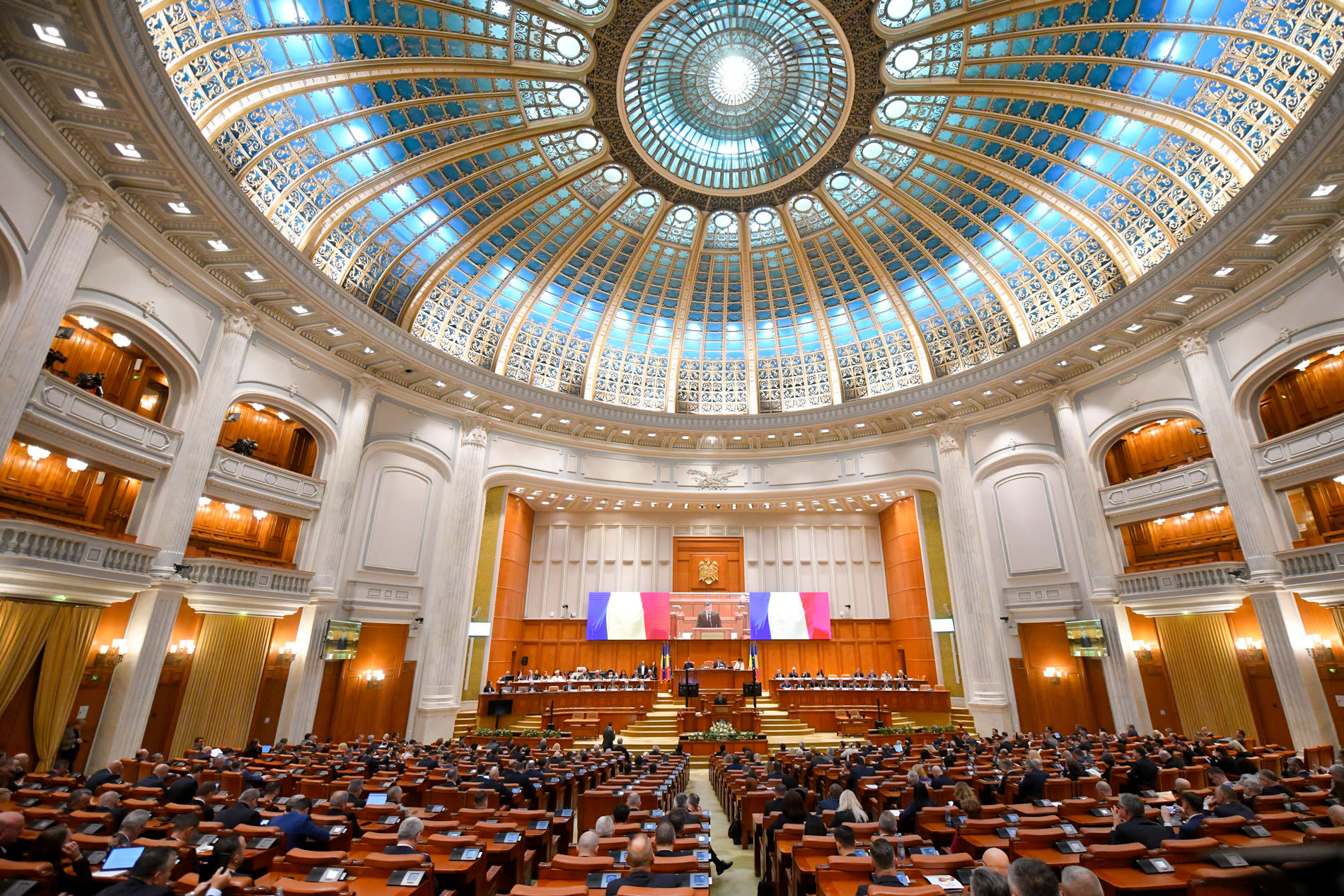 Parlamentul României în sesiune extraordinară, dezbatere legi pentru fonduri europene