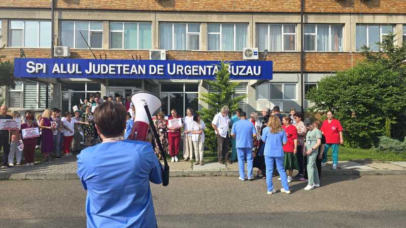 Medici și asistente medicale în spital, efort și stres Medici și asistente medicale în spital, efort și stres