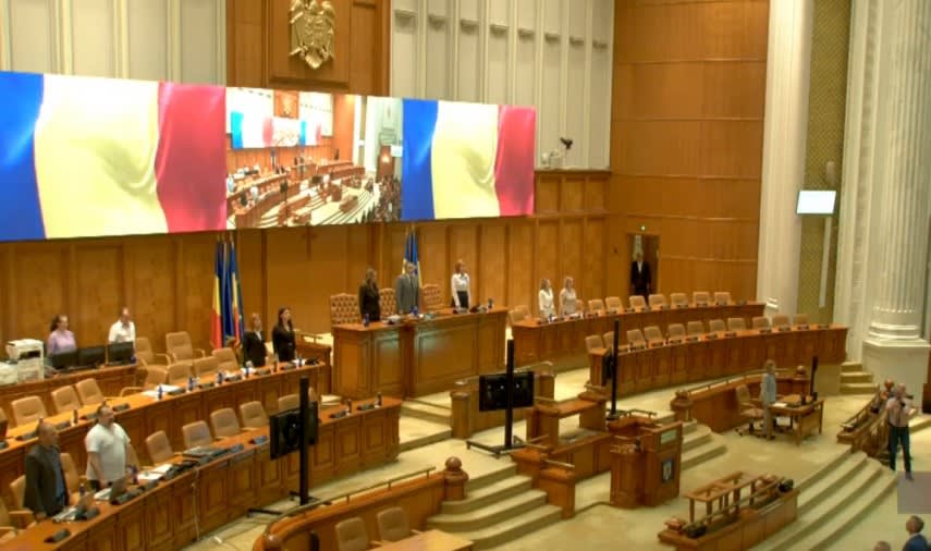 Deputați în sala de ședințe a Parlamentului României