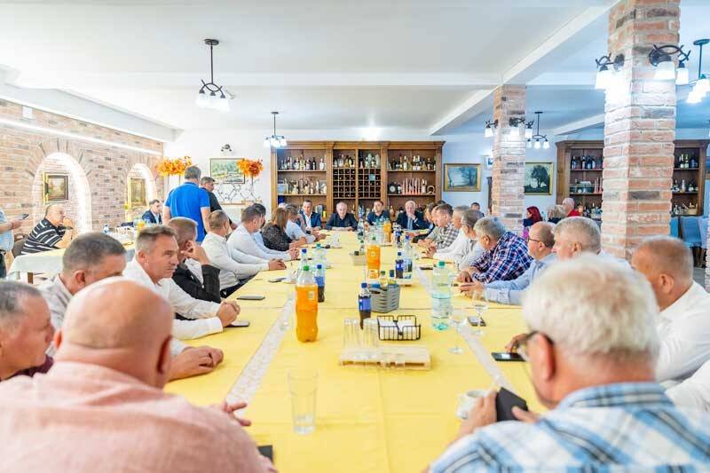 Reprezentanți ai autorităților și specialiști în discuție despre infrastructura de gaze naturale în Maramureș