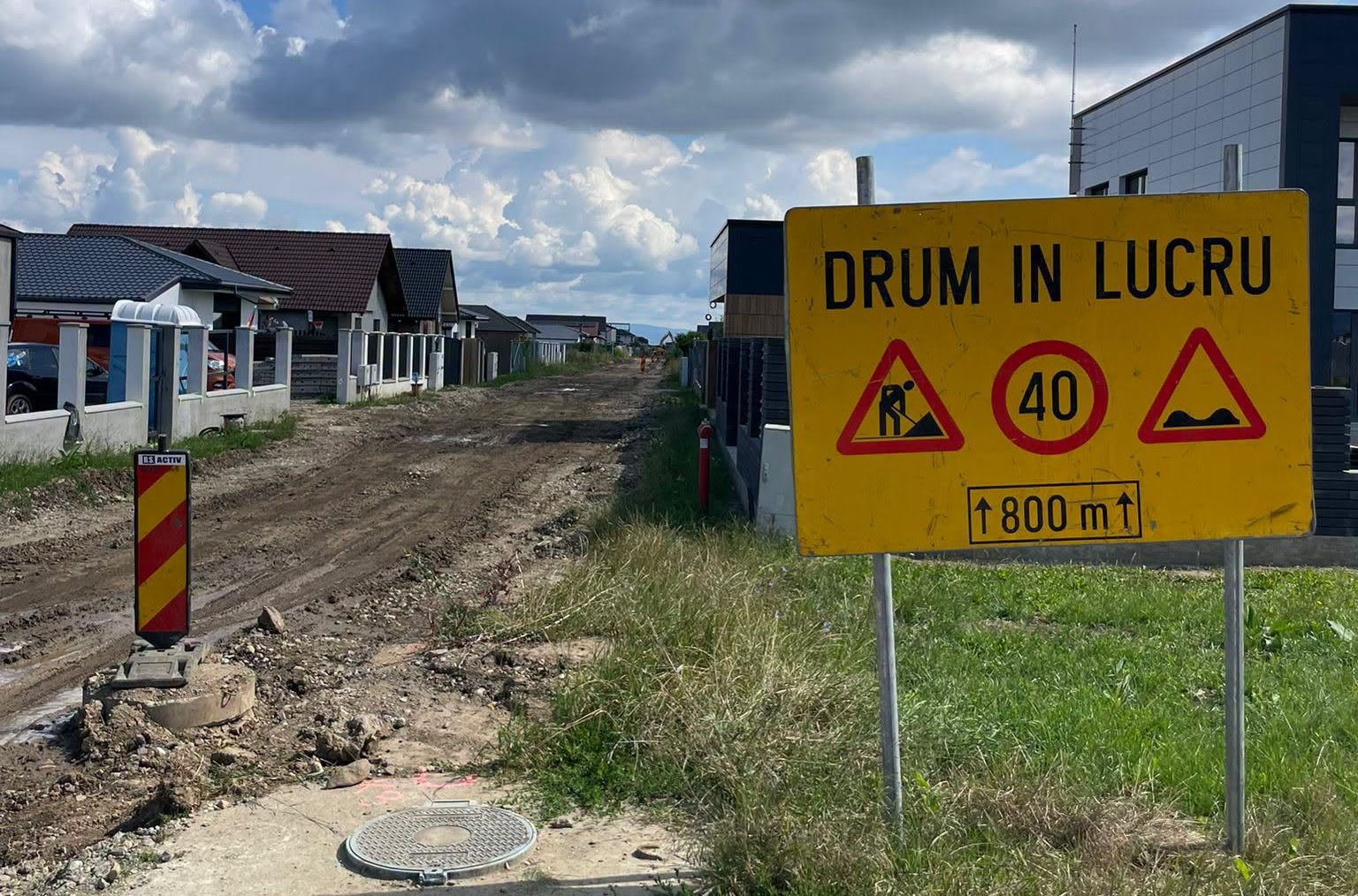 Lucrări de asfaltare și iluminat stradal în comuna Cristian