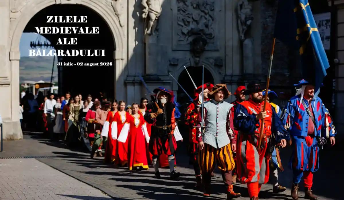 Parada medievală cu costume și arme de epocă în Alba Iulia
