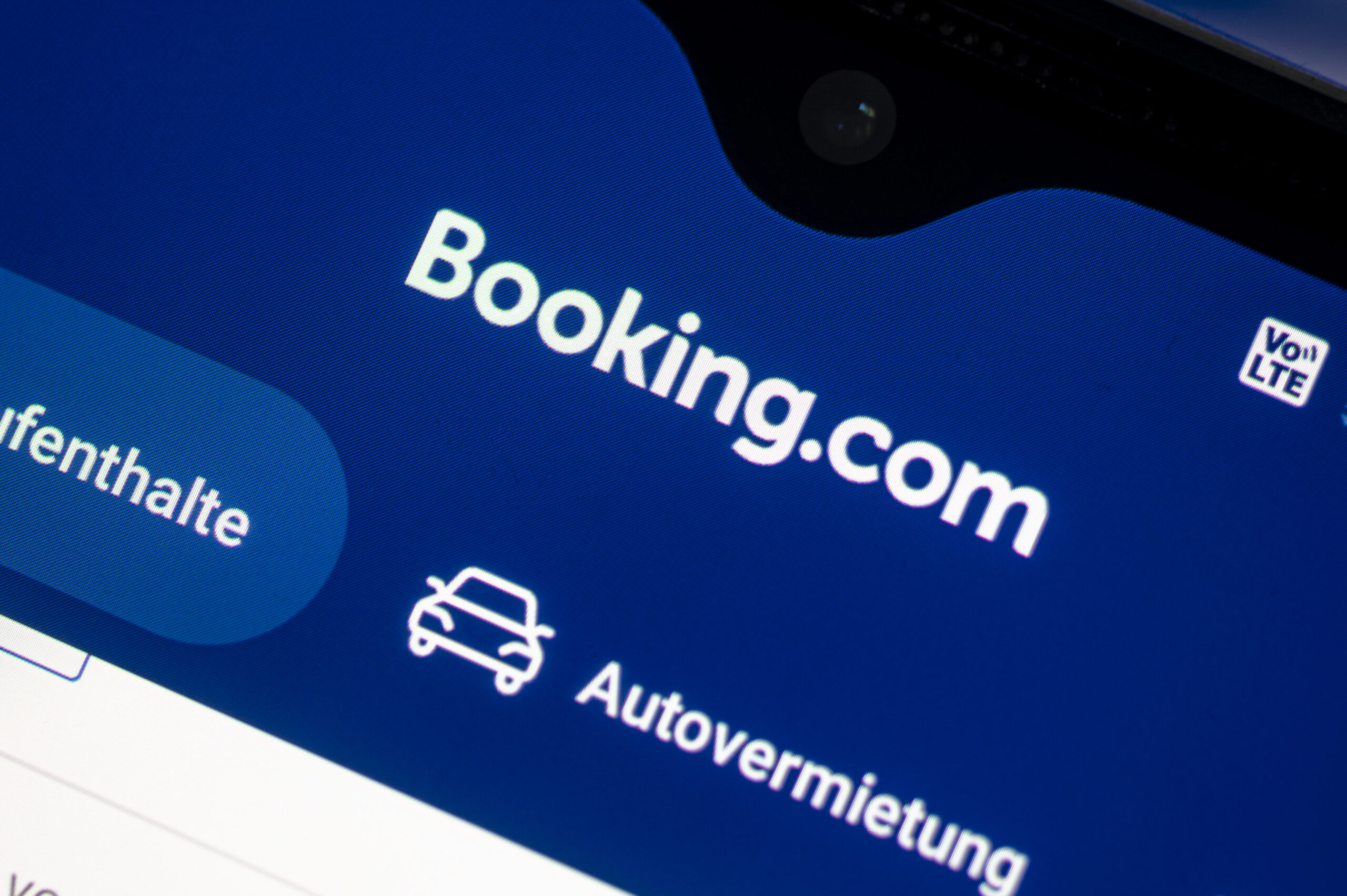 Fraudă Booking hacker