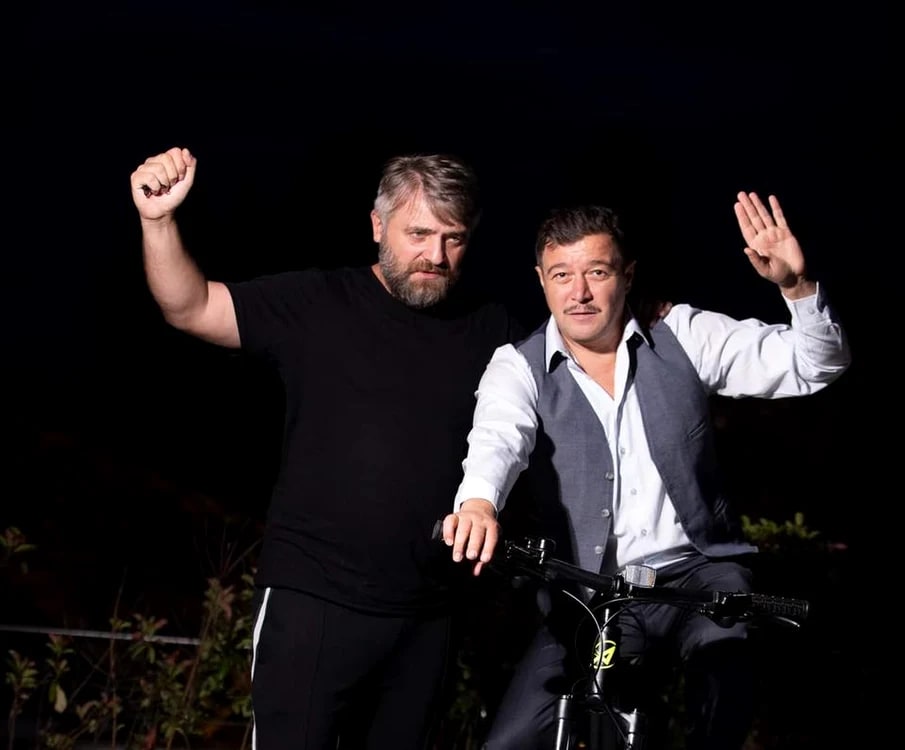 Actorii Alin Panc și Sandu Pop în timpul unei întâlniri de proiect cultural Actorii Alin Panc și Sandu Pop în timpul unei întâlniri de proiect cultural