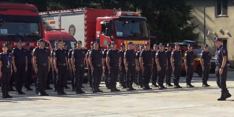 Pompieri români în acțiune, stingând incendii de pădure în Grecia