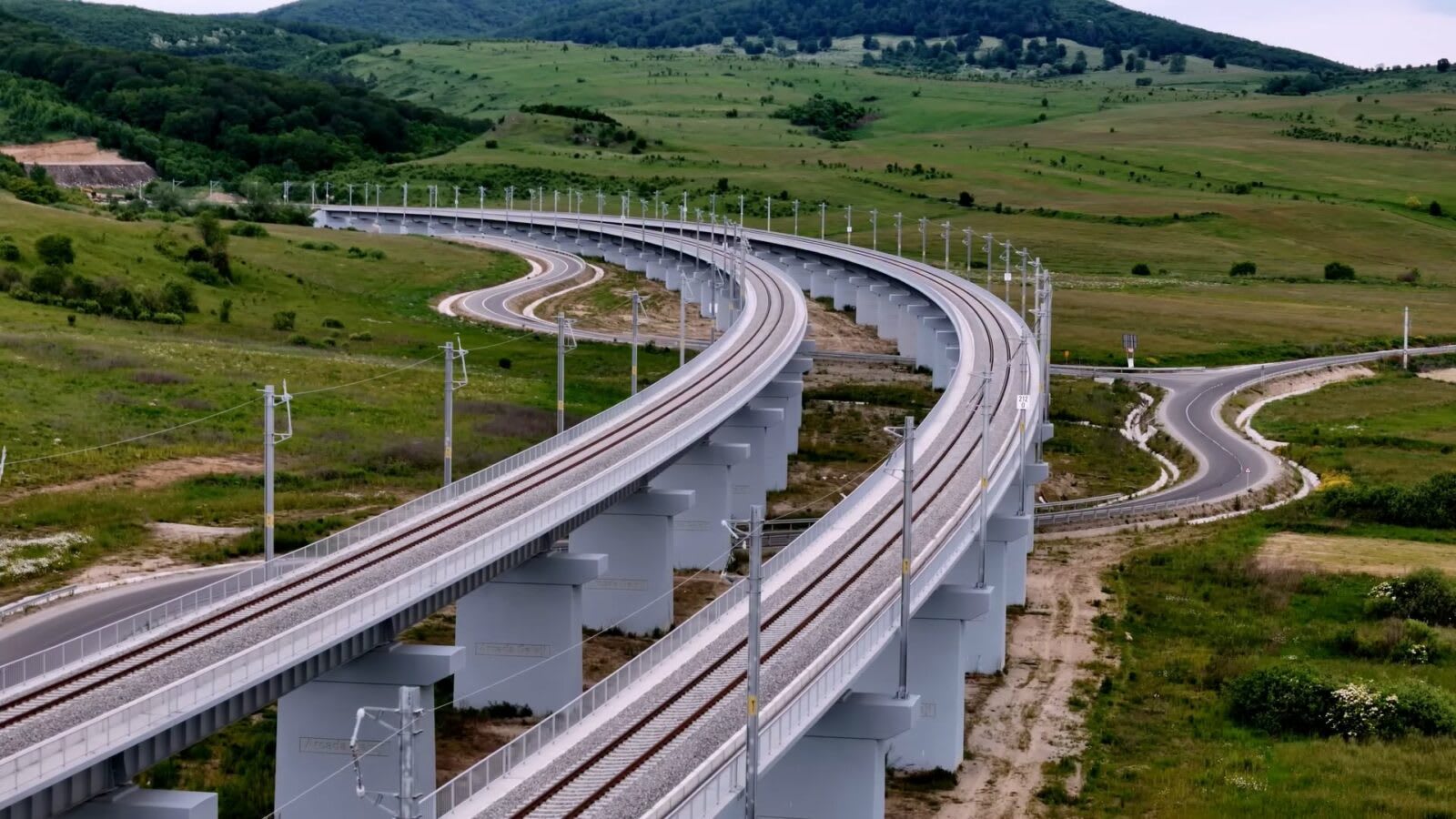 Guvernul a aprobat împrumut de 630 milioane euro pentru calea ferată Brașov–Sighișoara
