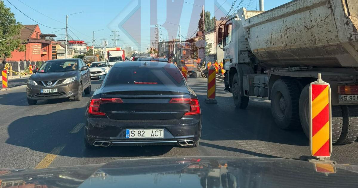 Trafic aglomerat în Bucium, Iași Trafic aglomerat în Bucium, Iași