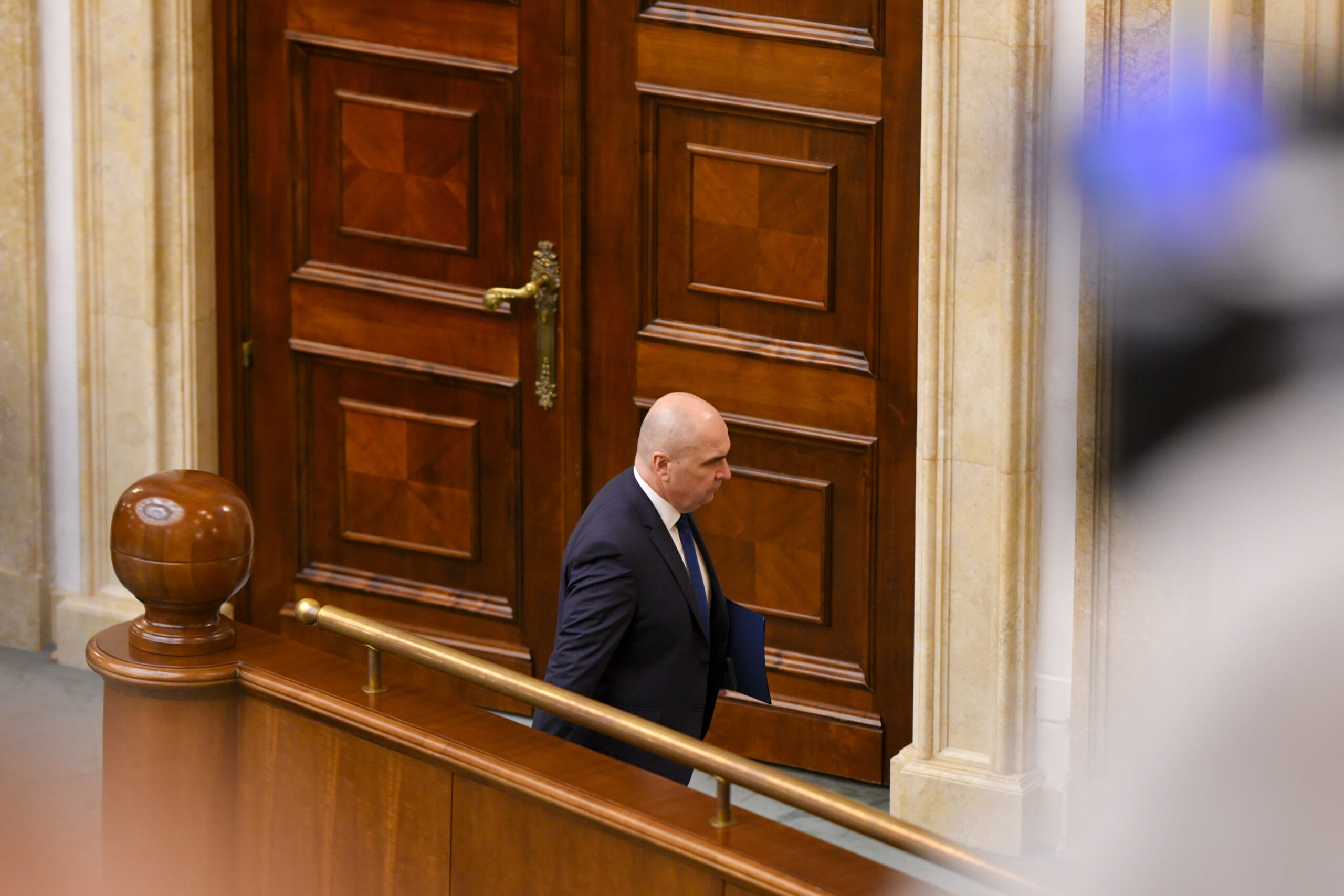 Dispută în Senat pe legea integrității: Zamfir acuză protejarea lui Fritz, Bolojan respinge