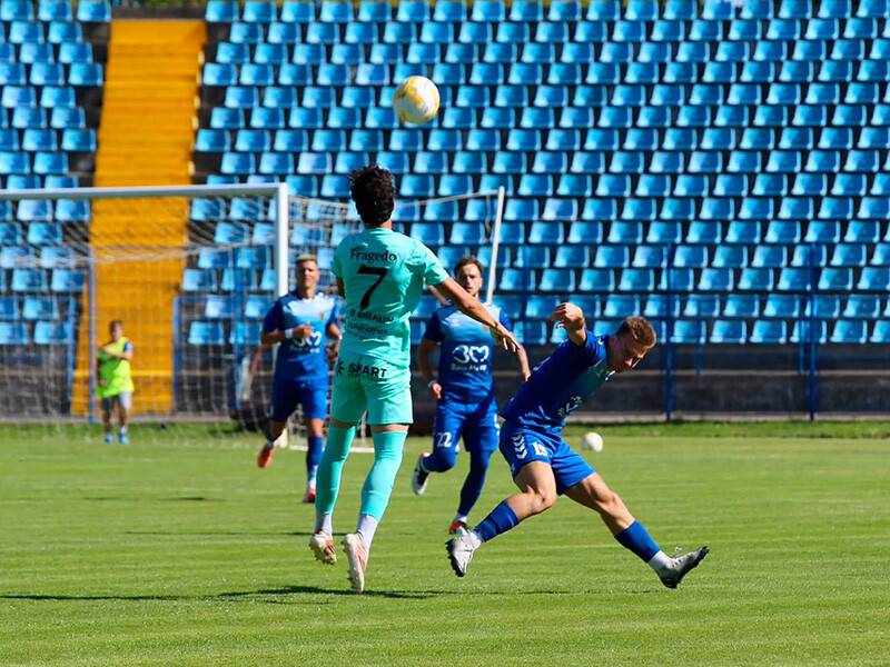 Jucători CS Minaur și Sănătatea Cluj în meci amical Jucători CS Minaur și Sănătatea Cluj în meci amical