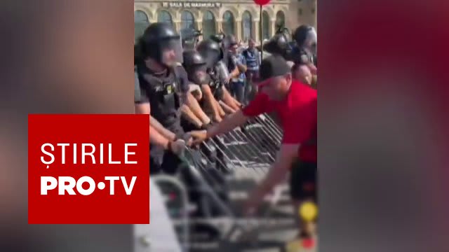 Crescătorii de oi și capre cer reluarea exportului de animale vii, blocaj în Piața Victoriei