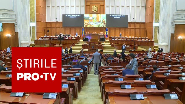 Senat în sesiune de vot, politicieni dezbătând legea ANI Senat în sesiune de vot, politicieni dezbătând legea ANI