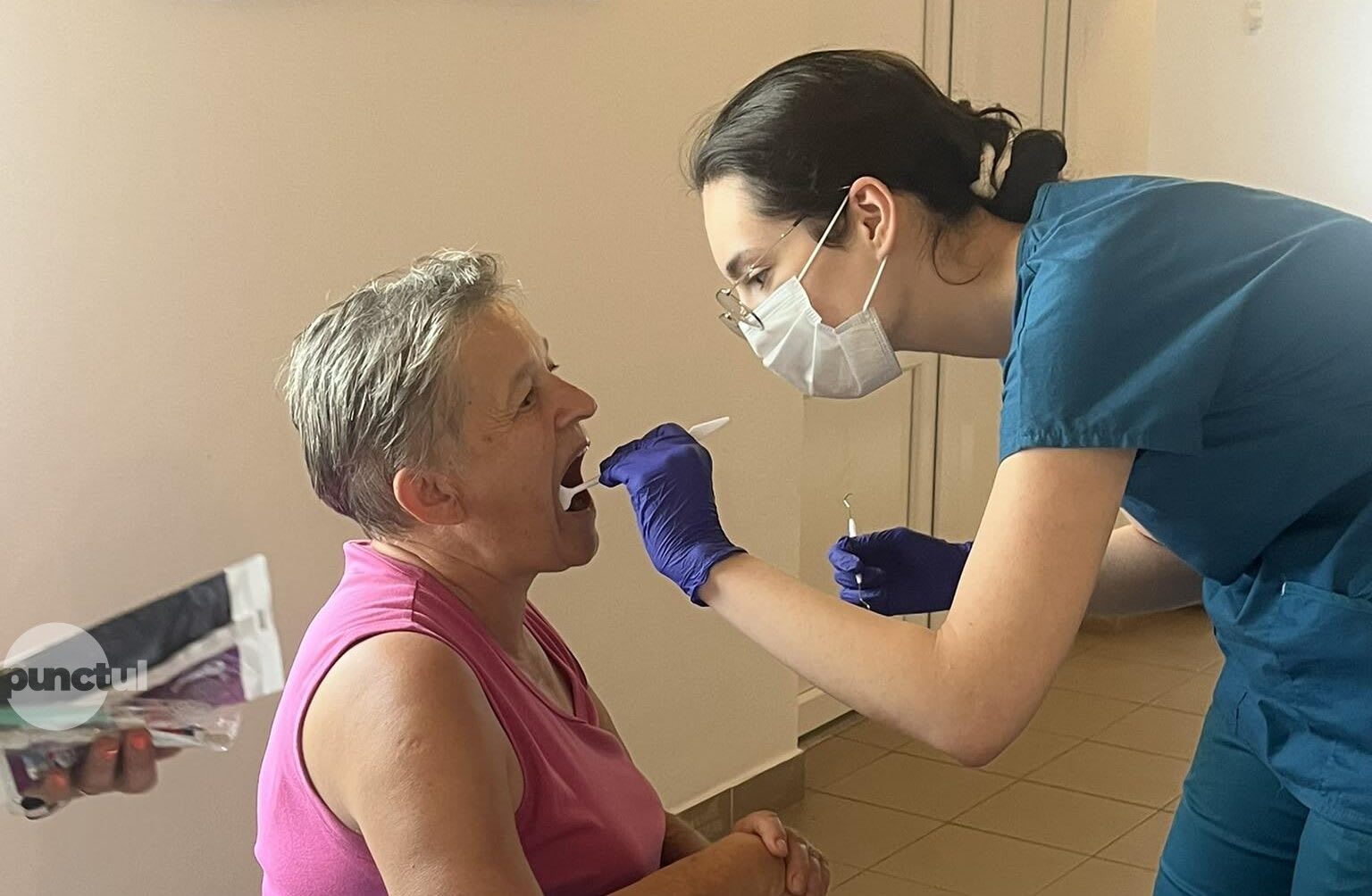 România formează prea mulți medici stomatologi, dar concurența a crescut anual la UMFST