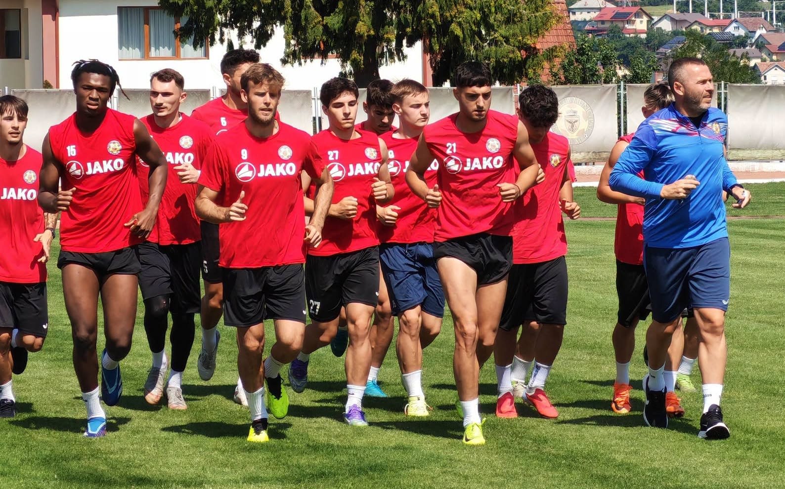 Meci de fotbal între SCM Zalău și Viitorul Cluj, stadion clujean Meci de fotbal între SCM Zalău și Viitorul Cluj, stadion clujean