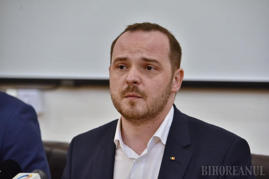 Alexandru Rogobete regretă că a numit-o pe Ioana Mihăilă „epilatoare-șefă”, după ce a fost reclamat la CNCD