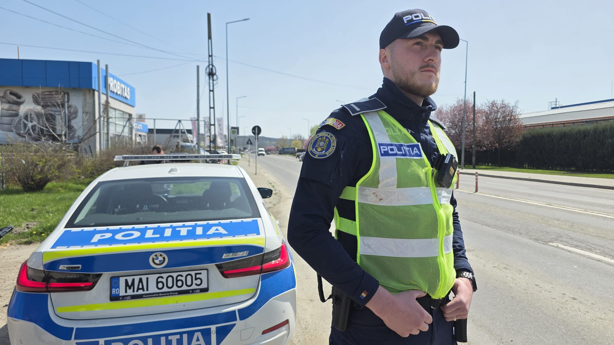 Polițiști rutieri depistând un șofer băut în Vaslui Polițiști rutieri depistând un șofer băut în Vaslui