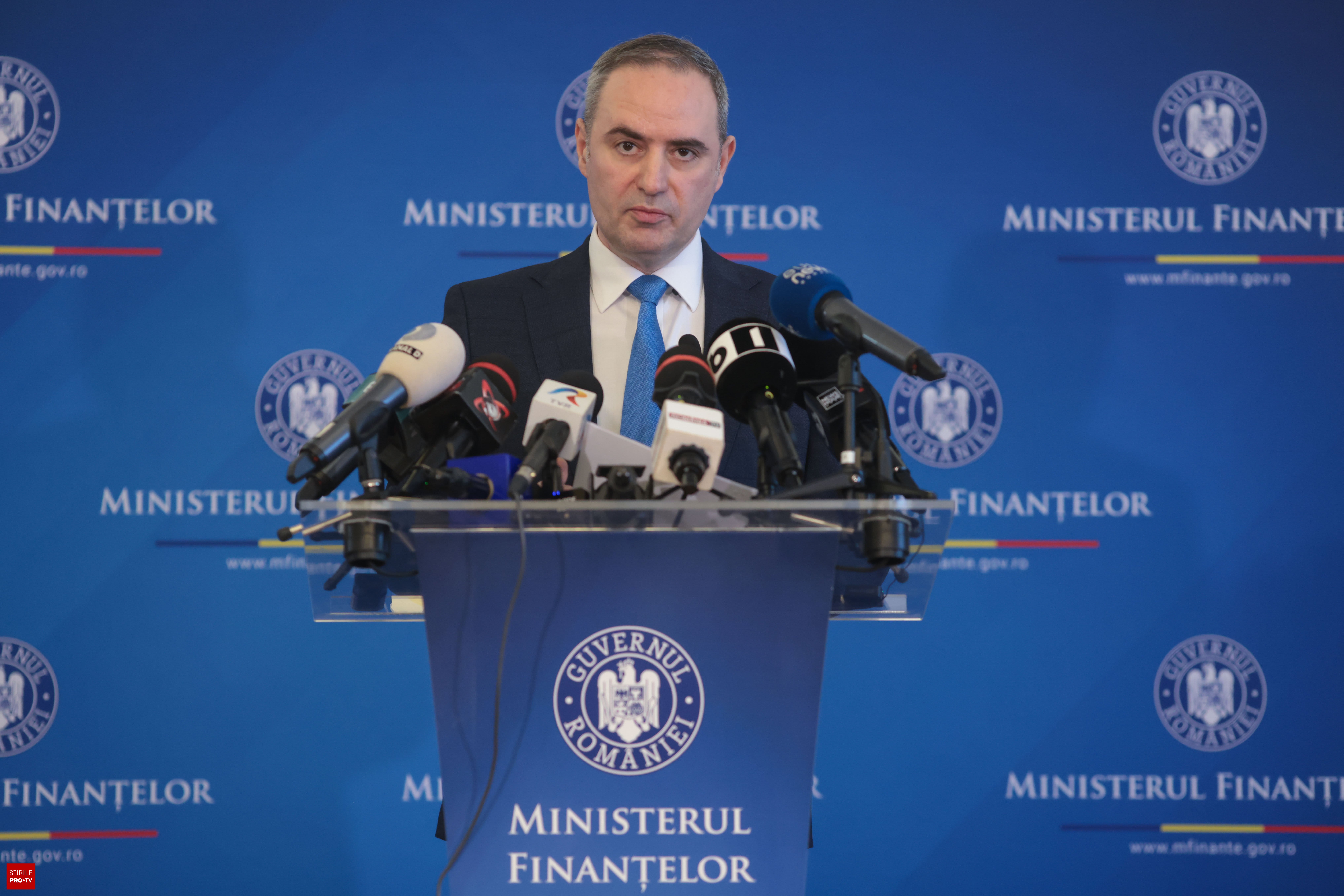 Nărare, după decizia Fitch: România trece testul crucial, dar instabilitatea politică rămâne riscul major