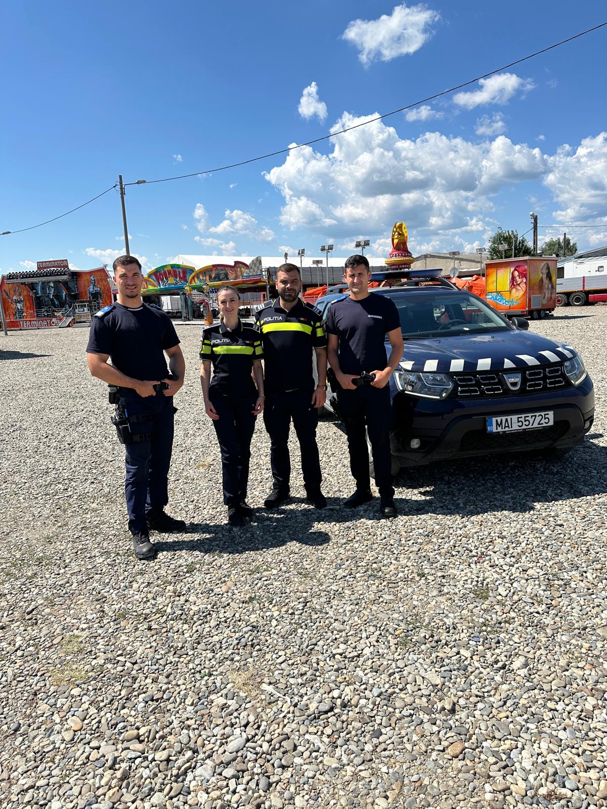 Echipaje de ordine și participanți la Bâlciul din Adjud Echipaje de ordine și participanți la Bâlciul din Adjud