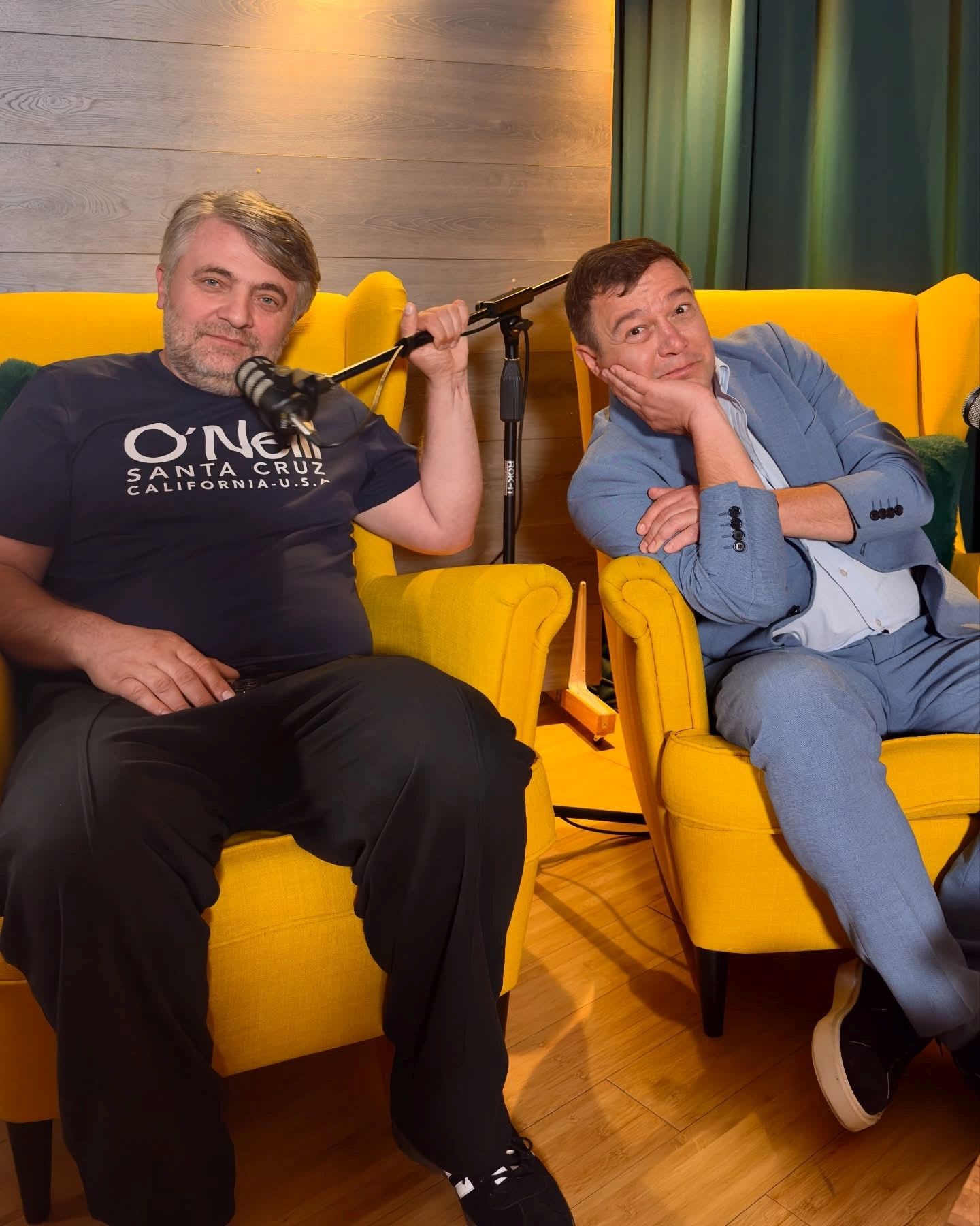 Actorii Alin Panc și Sandu Pop în fața unui proiect de construcție culturală Actorii Alin Panc și Sandu Pop în fața unui proiect de construcție culturală