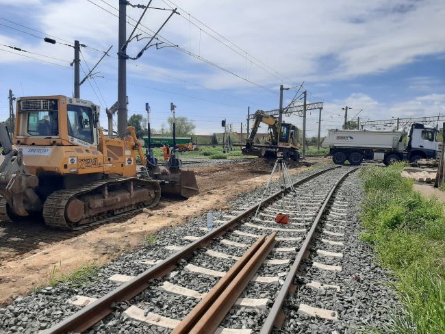 Tren și linie ferată în zona Valu lui Traian, Constanța