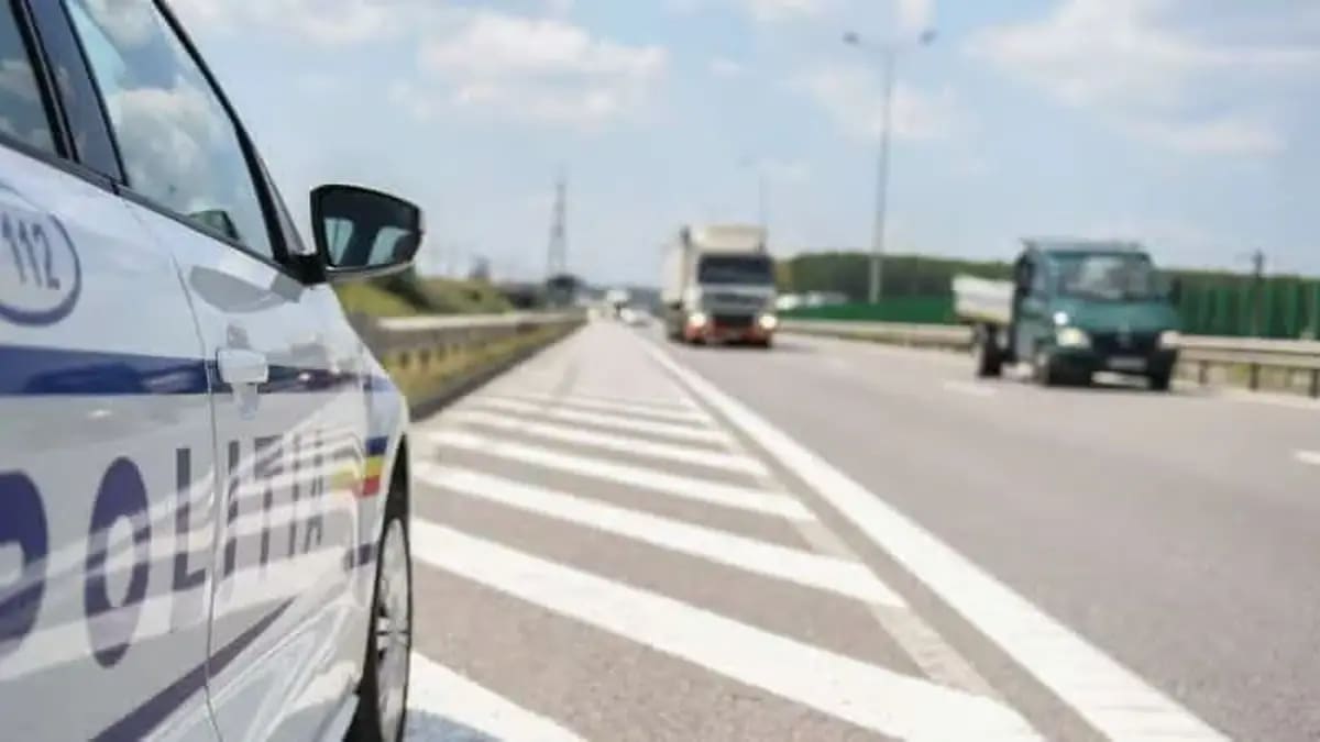 Tânăr din Sălaj, prins la volanul unei mașini cu numere false și fără permis, a fost cercetat penal