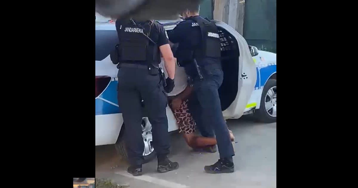 Polițiști intervenind în Lumina după accidentul cu o fetiță de 6 ani