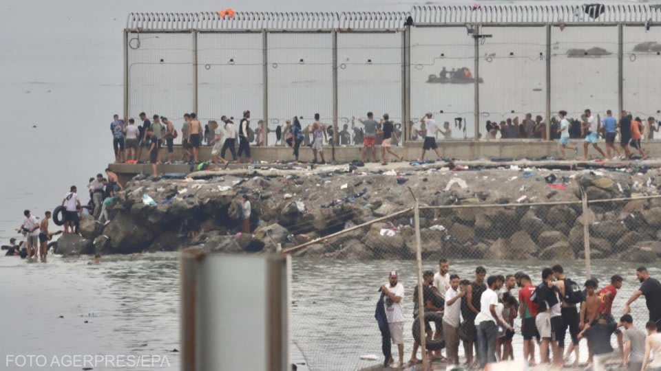 Migranții care au asaltat enclava spaniolă Ceuta, coordonați pe rețelele sociale