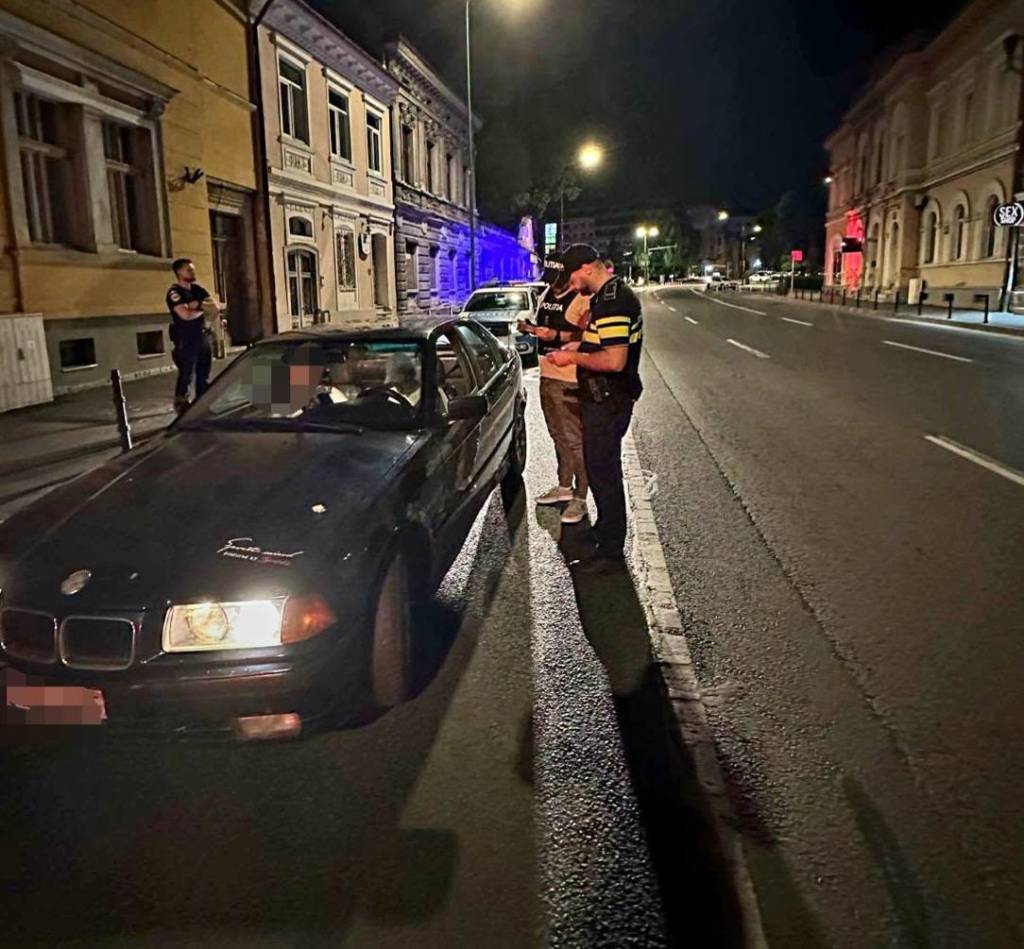 Polițiștii din Brașov au desfășurat o acțiune de noapte în zona cluburilor pentru prevenirea faptelor antisociale