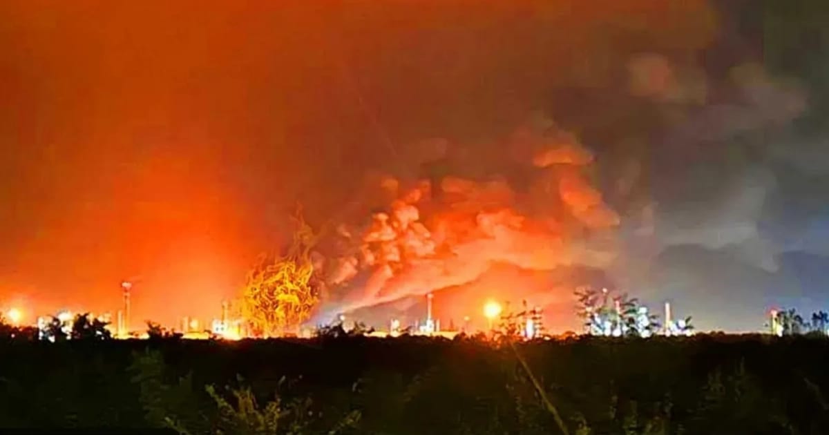 Dronele ucrainene a atacat rafinăria din Ufa, Rusia, care a provocat incendiu
