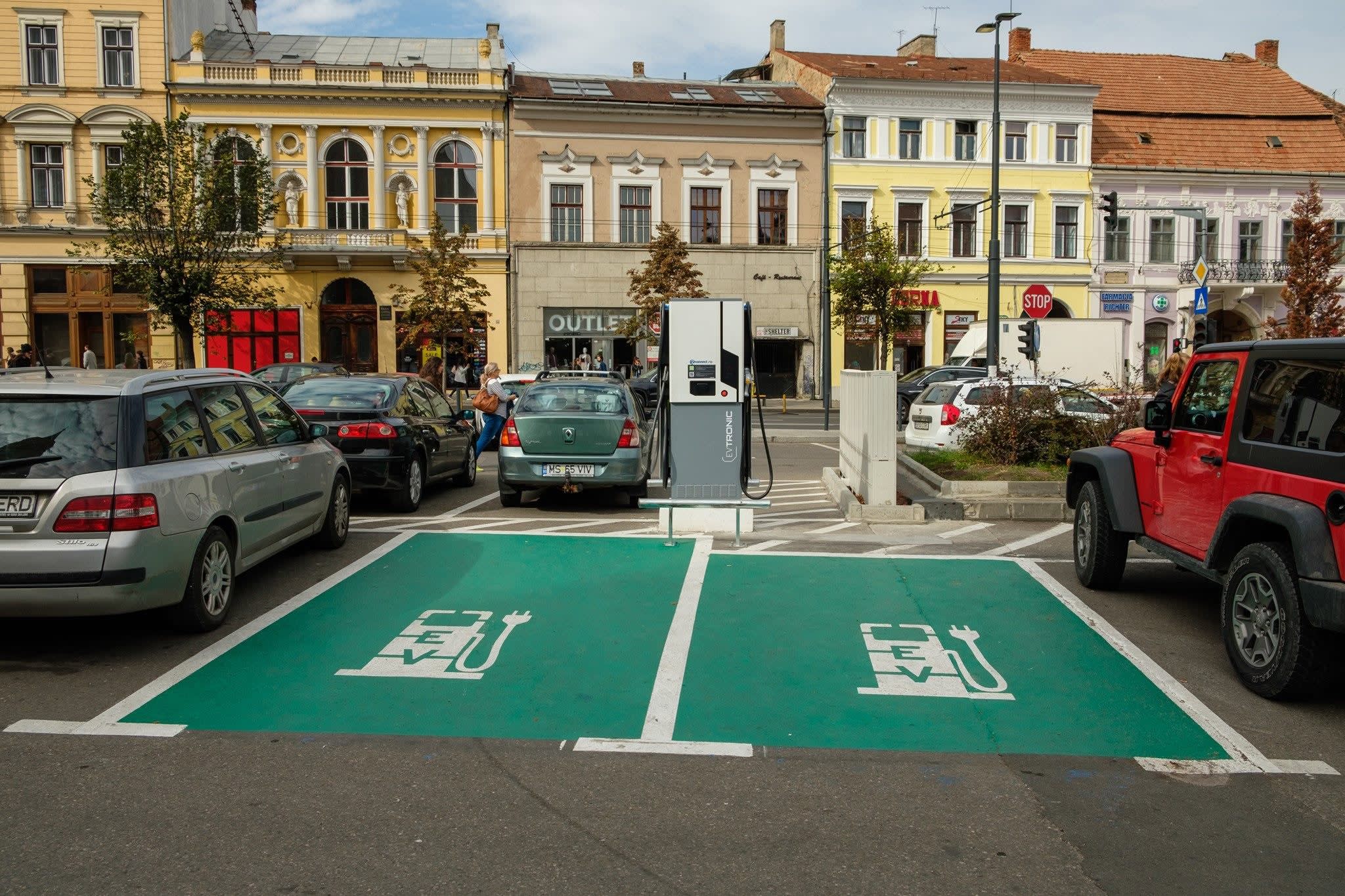 Stație de încărcare mașini electrice în Cluj-Napoca Stație de încărcare mașini electrice în Cluj-Napoca