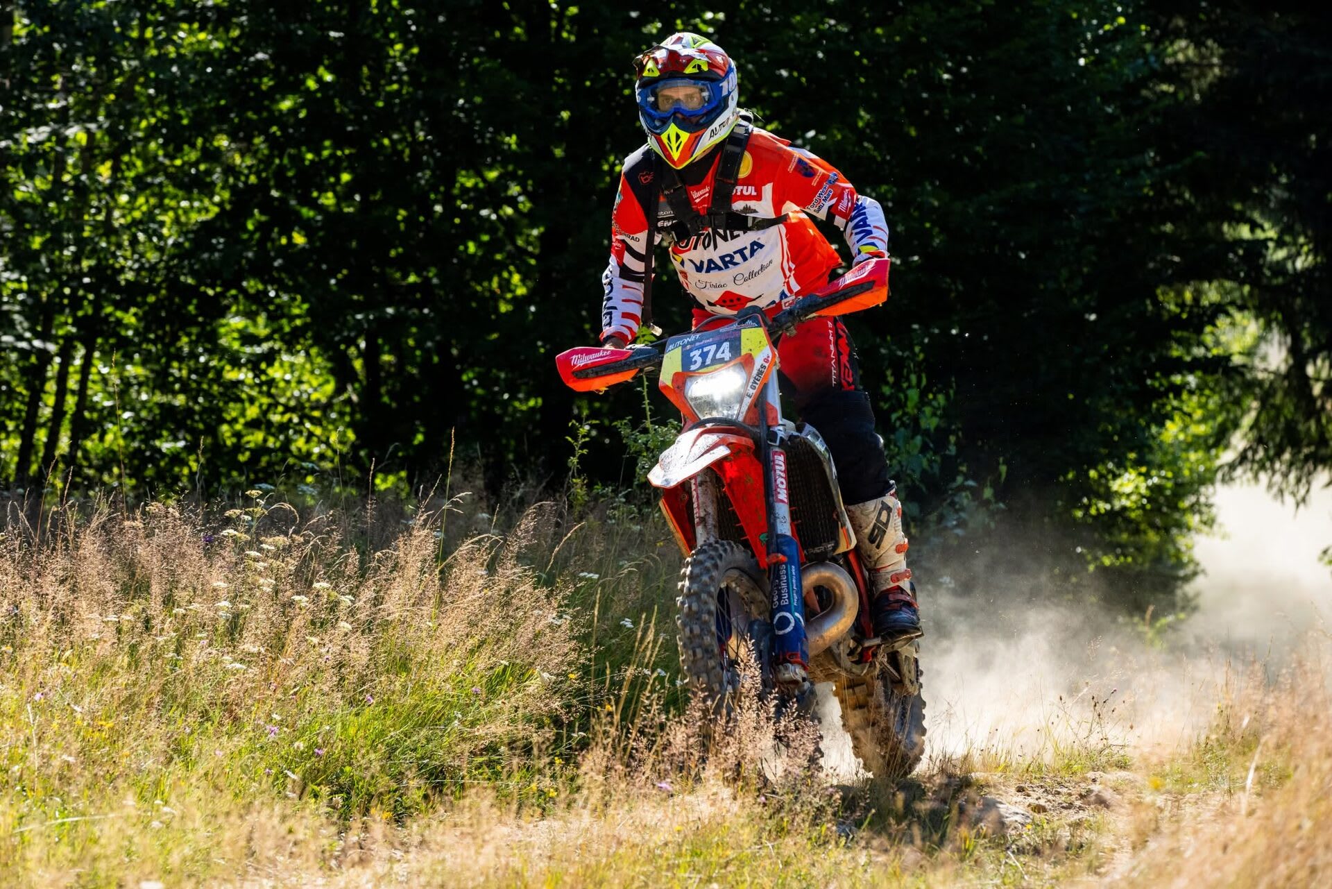 Emanuel Gyenes revine pe podium la Red Bull Romaniacs 2026 după accidentare