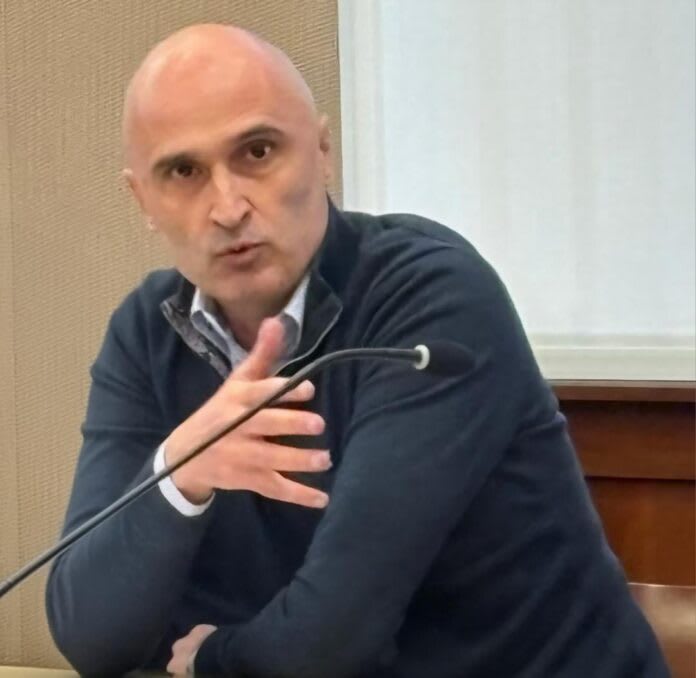 Medici pneumologi efectuează screening pentru cancer pulmonar