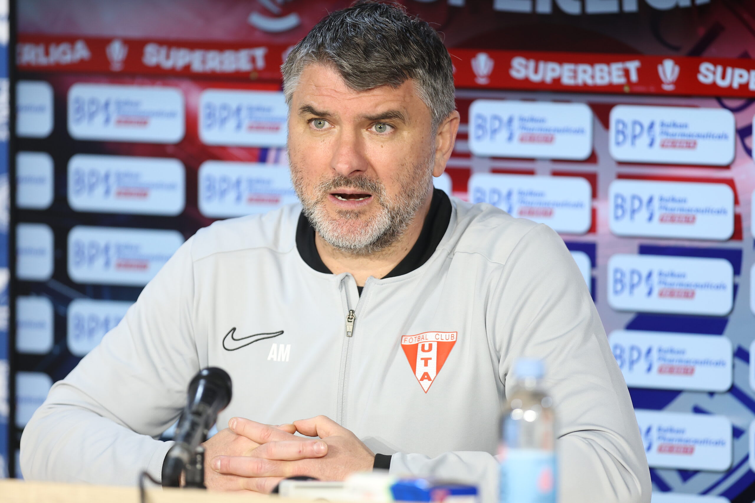 Suporterii UTA l-au criticat dur pe Adi Mihalcea și jucători: „Treziți-vă la realitate!”